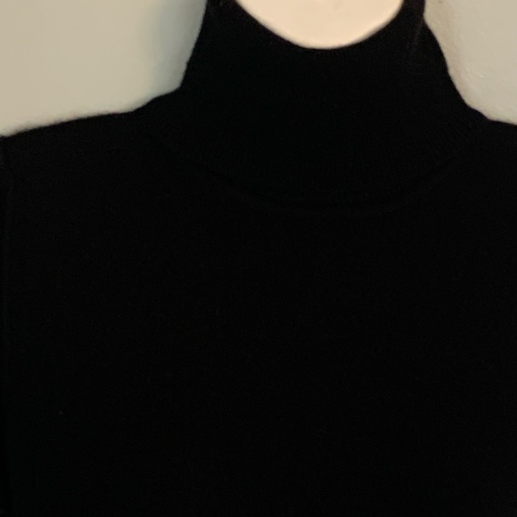 Magaschoni Black 100% Cashmere Turtleneck Sweater Top Women’s XS XSmall 0-2 Saks - Picture 2 of 3